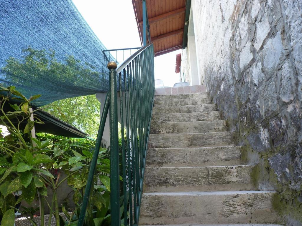 Kairos Apartment