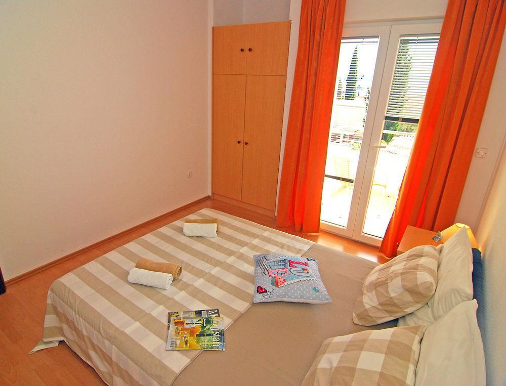 Kairos Apartment